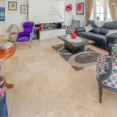 Stunning In Saint-raphal With Indoor Swimming Pool, Wifi And Private Swimming Pool Σπίτι διακοπών *