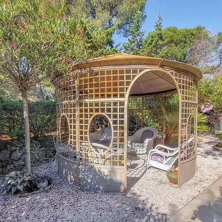 Stunning In Saint-raphal With Indoor Swimming Pool, Wifi And Private Swimming Pool Saint-Raphaël