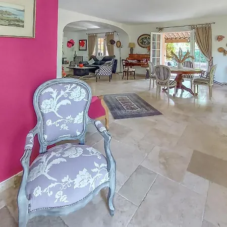 Stunning In Saint-raphal With Indoor Swimming Pool, Wifi And Private Swimming Pool Σπίτι διακοπών