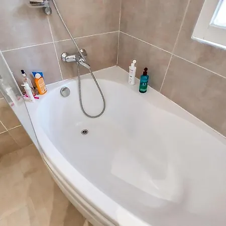 Stunning In Saint-raphal With Indoor Swimming Pool, Wifi And Private Swimming Pool Dom wakacyjny *