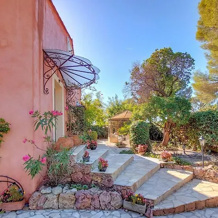 Stunning In Saint-raphal With Indoor Swimming Pool, Wifi And Private Swimming Pool Saint-Raphaël