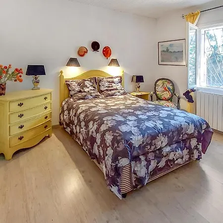 Stunning In Saint-raphal With Indoor Swimming Pool, Wifi And Private Swimming Pool Saint-Raphaël